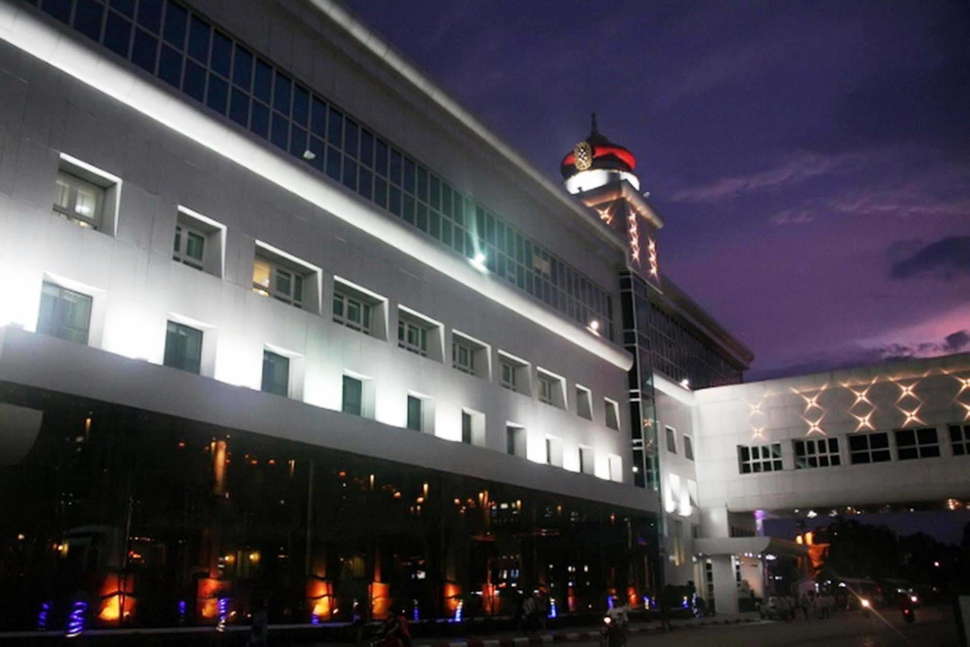 Grand Diamond City Hotel & Casino Poipet Eksteriør bilde